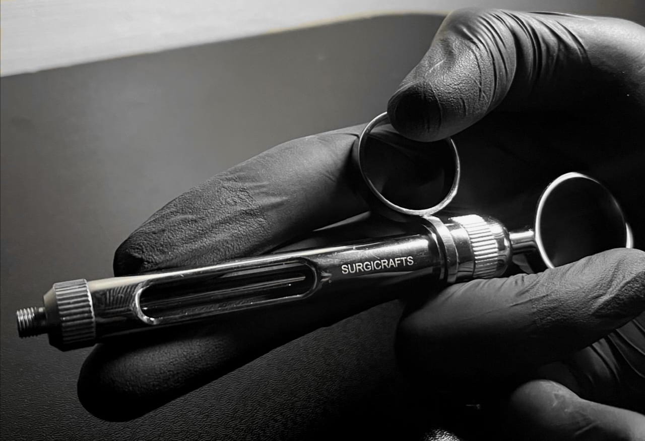 METAL SYRINGE